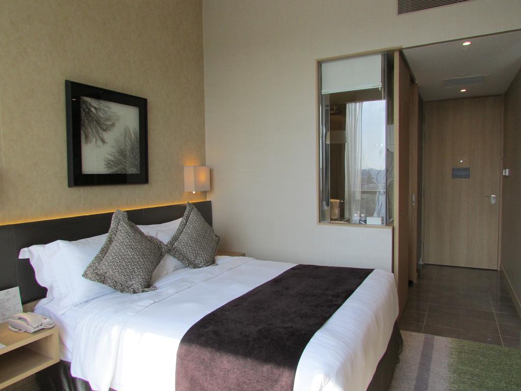 Momentus Hotel Alexandra Singapore Exteriör bild