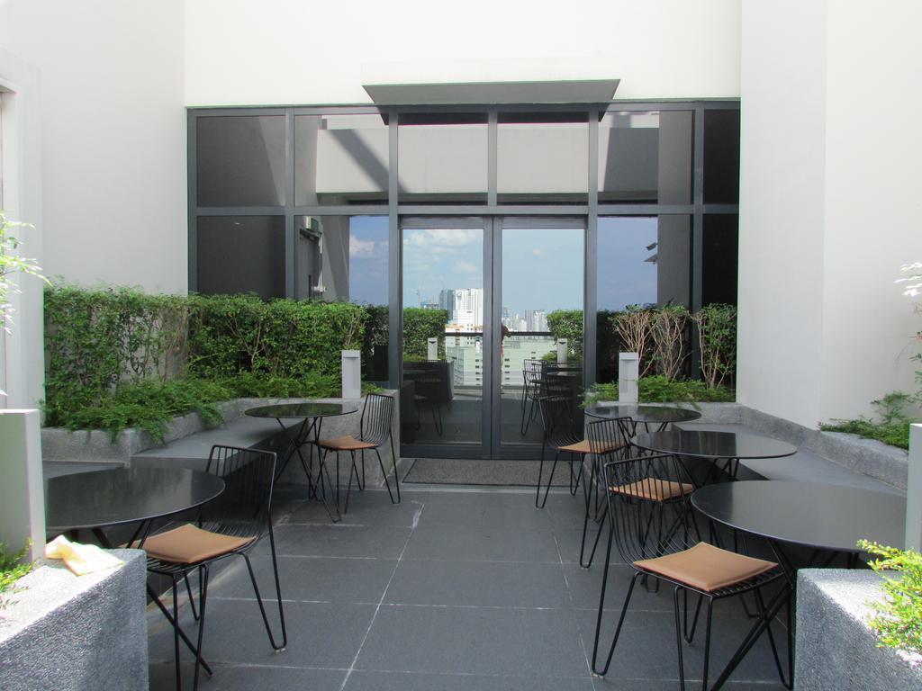 Momentus Hotel Alexandra Singapore Exteriör bild