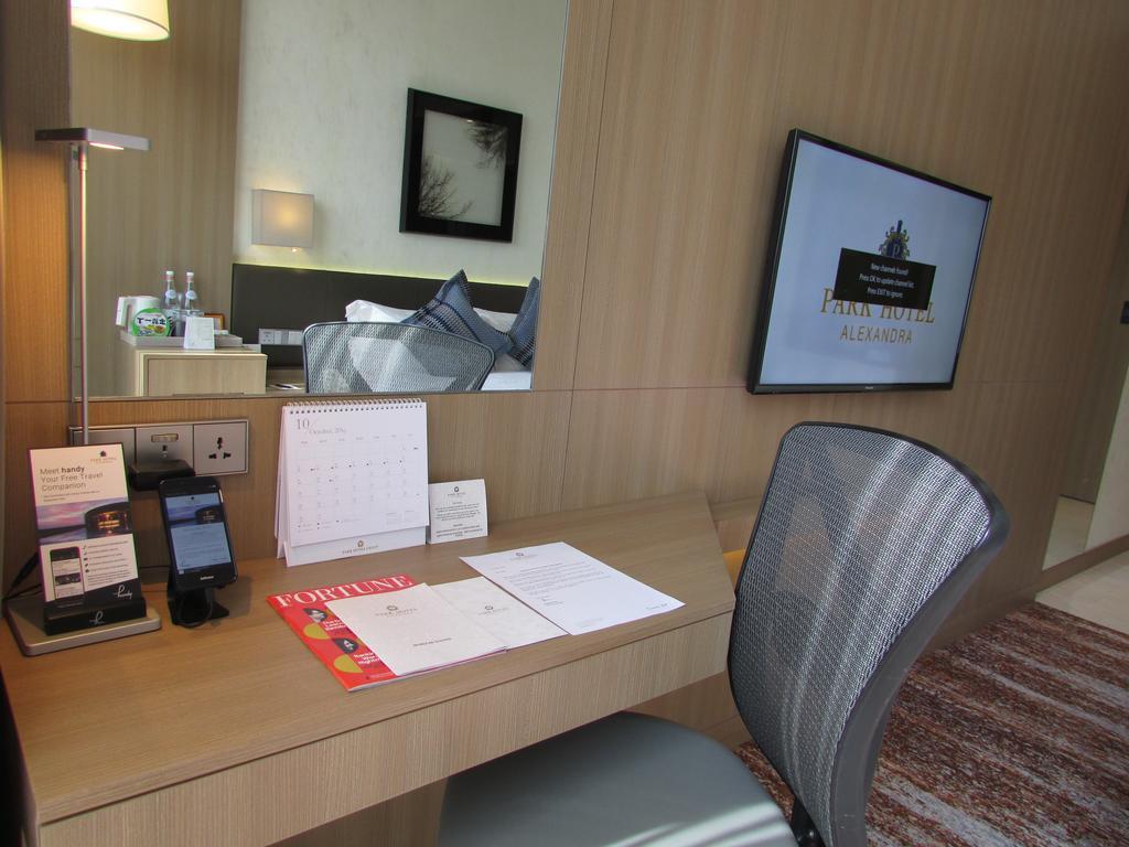 Momentus Hotel Alexandra Singapore Exteriör bild