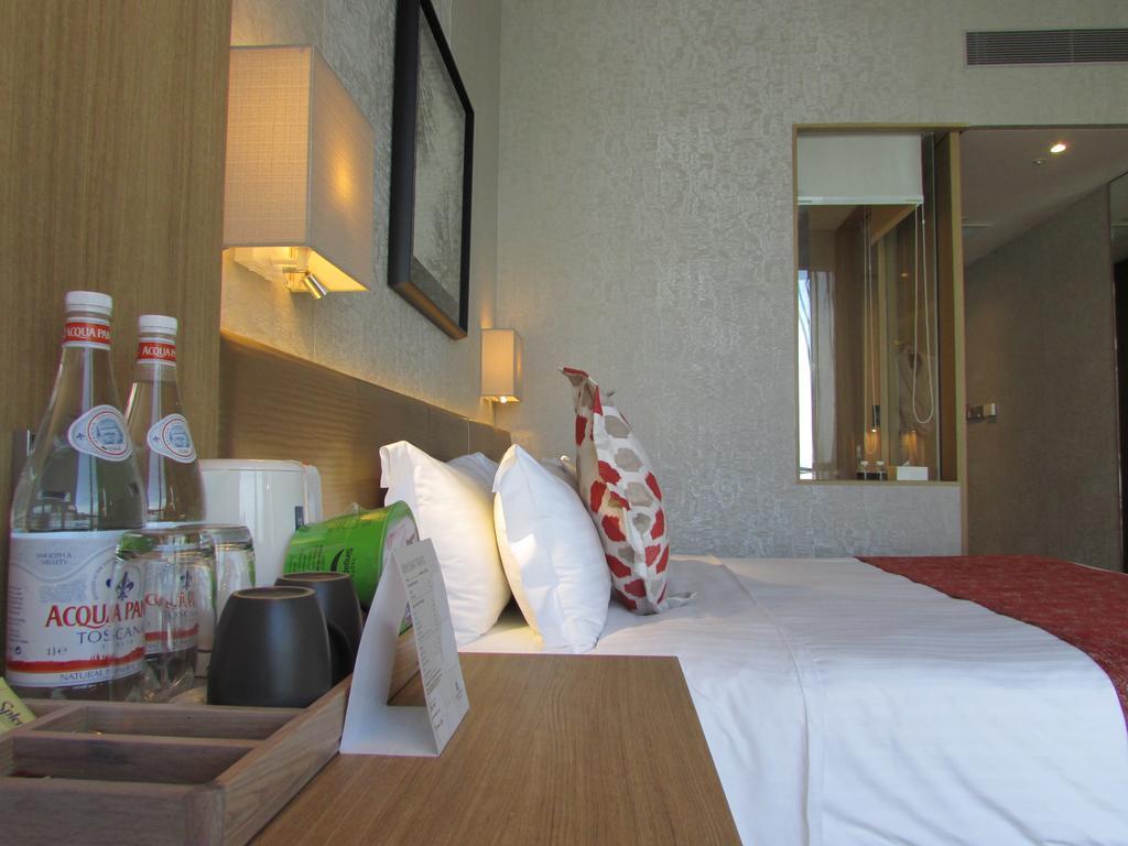 Momentus Hotel Alexandra Singapore Exteriör bild